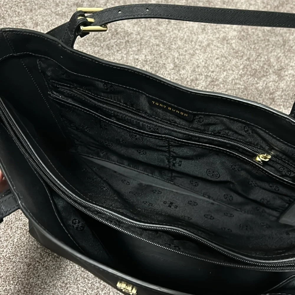TORY BURCH York Leather Buckle Tote *black* - Picture 11 of 17